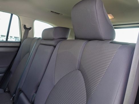 Used 2024 Toyota Highlander LE image 22