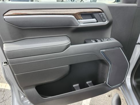 Used 2025 GMC Sierra 1500 Elevation image 31