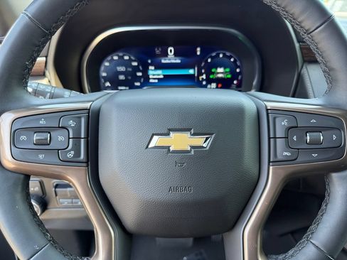 Used 2024 Chevrolet Suburban High Country w/ Premium Package AWD/4WD image 21
