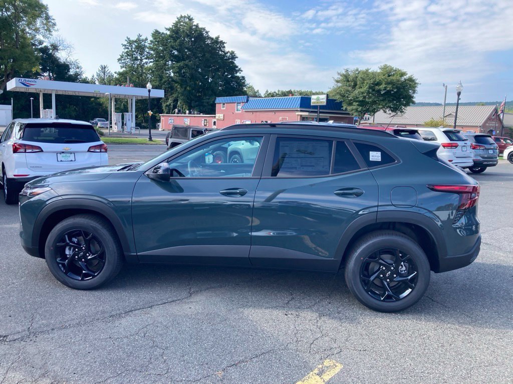 New 2026 Chevrolet Trax LT w/ Midnight Edition FWD image 25