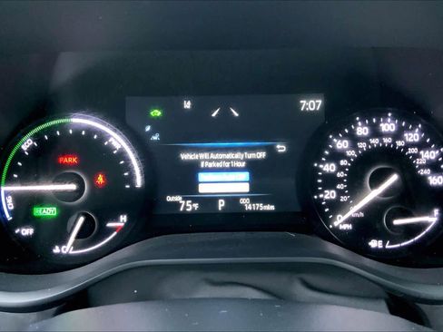 Used 2026 Toyota Sienna LE FWD image 25