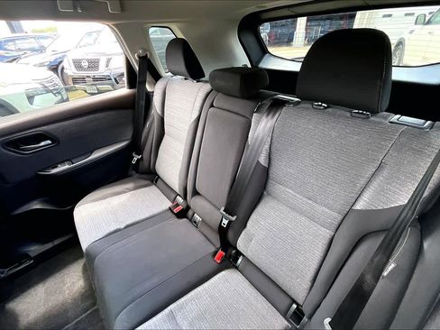 Certified 2023 Nissan Rogue SV image 18