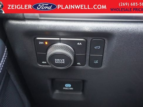 Used 2025 Ford Expedition Max Platinum image 35