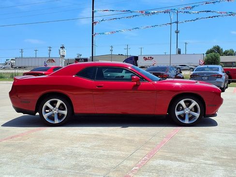 Used 2016 Dodge Challenger R/T w/ Sound Group RWD image 21