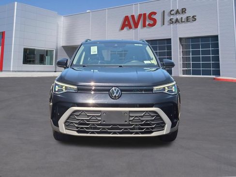 Used 2025 Volkswagen Taos SE AWD/4WD image 2