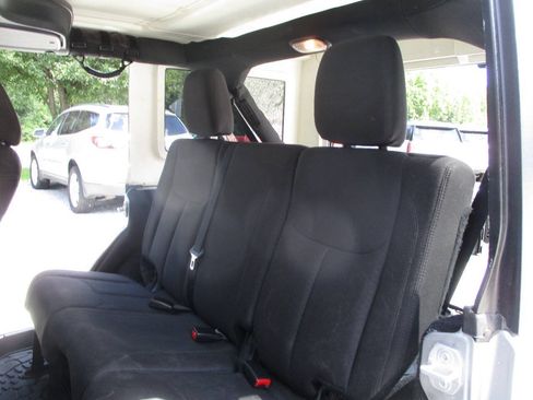 Used 2018 Jeep Wrangler Unlimited Sport S AWD/4WD image 27