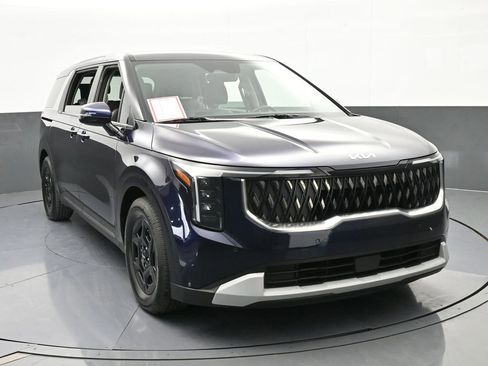 Used 2025 Kia Carnival image 9