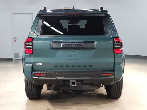 Certified 2025 Toyota 4Runner TRD Off-Road AWD/4WD image 6