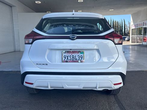 Used 2025 Nissan Kicks Play S FWD image 8