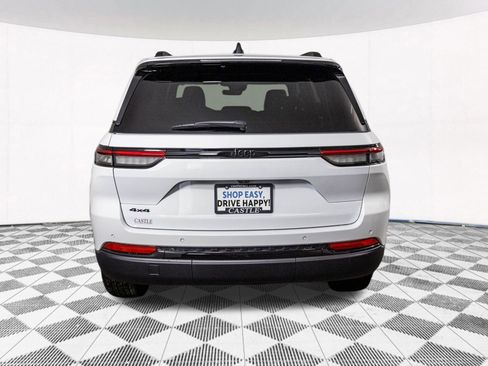 New 2025 Jeep Grand Cherokee Altitude AWD/4WD image 10