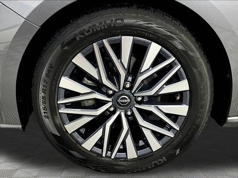 Certified 2024 Nissan Altima 2.5 SV w/ SV Premium Package FWD image 34