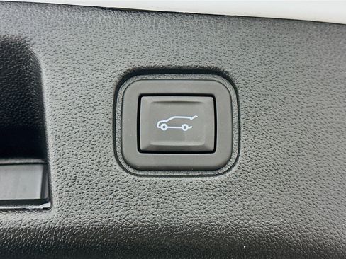 Used 2024 Chevrolet Blazer EV LT image 32