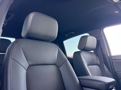 New 2026 GMC Canyon Elevation w/ Convenience Package image 15