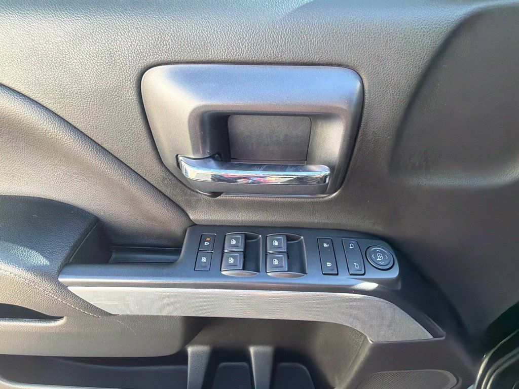 Used 2018 Chevrolet Silverado 1500 LT w/ All Star Edition AWD/4WD image 28