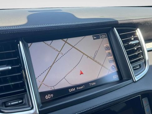 Used 2019 INFINITI QX50 Essential w/ Sensory Package AWD/4WD image 16