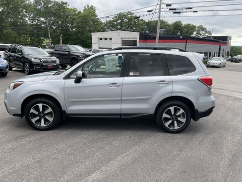 Used 2017 Subaru Forester 2.5i Premium w/ All-Weather Package AWD/4WD image 2