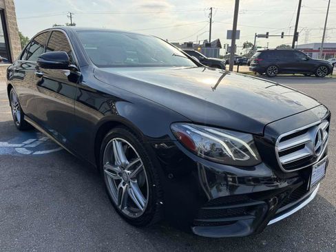 Used 2017 Mercedes-Benz E 300 4MATIC image 3