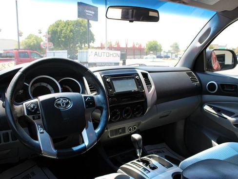Used 2015 Toyota Tacoma PreRunner image 29