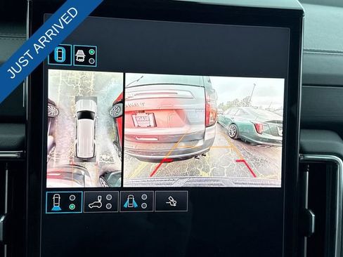 Used 2025 GMC Yukon XL Denali image 17