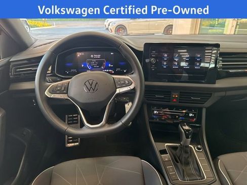 Certified 2025 Volkswagen Jetta Sport image 17