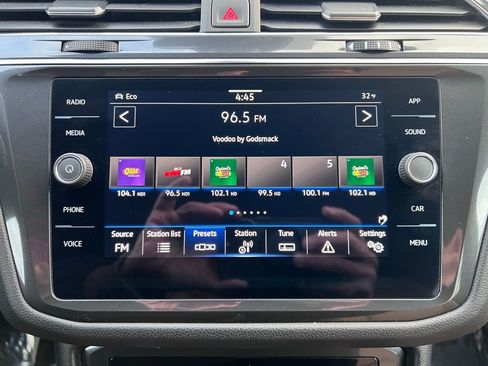 Used 2022 Volkswagen Tiguan SE image 67