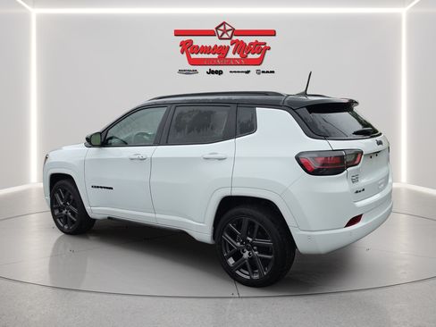 Used 2025 Jeep Compass Limited w/ Driver Assist Group I AWD/4WD image 3