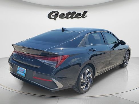 Used 2025 Hyundai Elantra Sport w/ Cargo Package FWD image 5