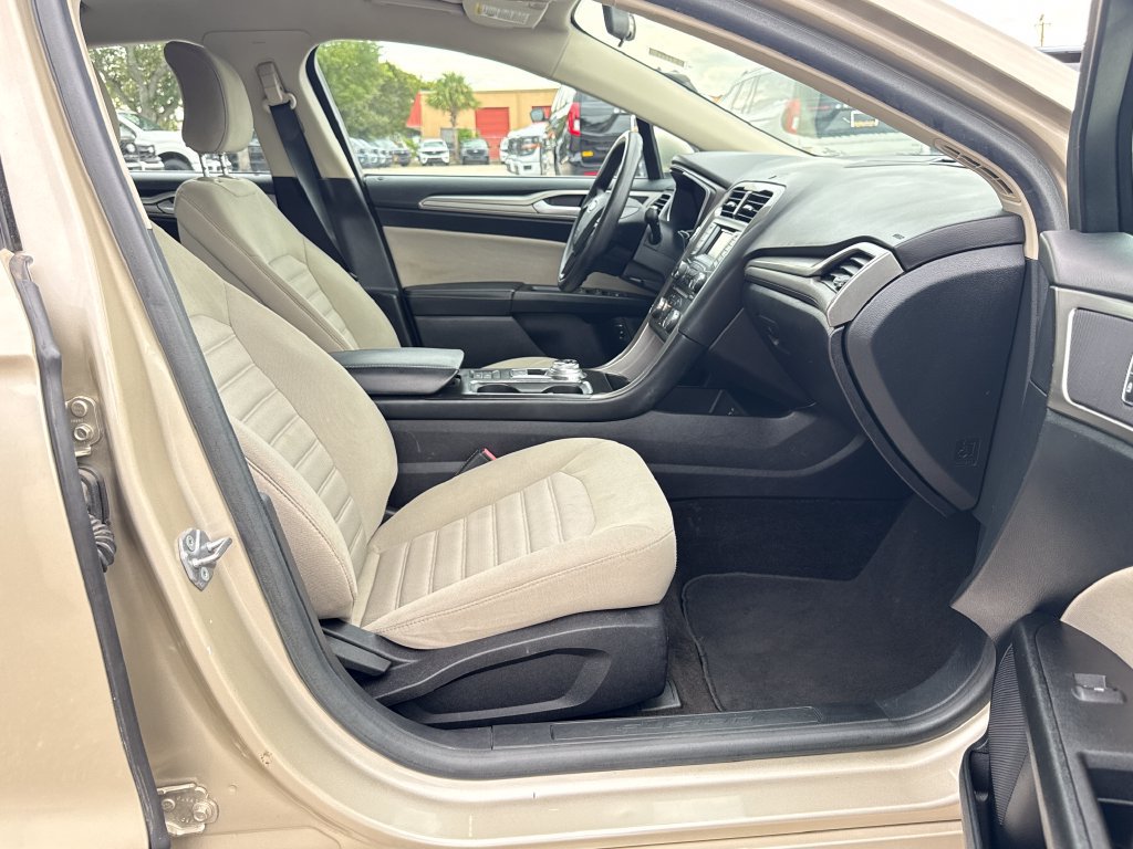 Used 2018 Ford Fusion S FWD image 21