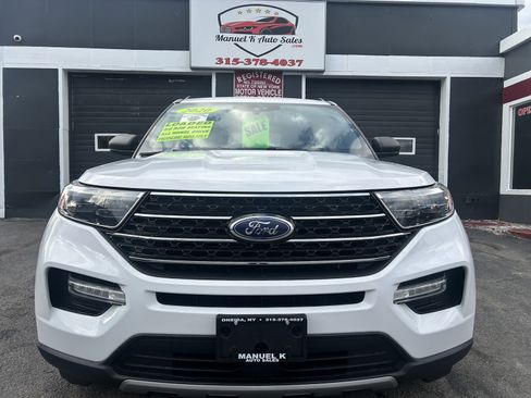 Used 2020 Ford Explorer XLT w/ Equipment Group 202A AWD/4WD image 2
