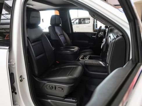 Used 2022 GMC Sierra 3500 Denali w/ Denali Ultimate Package AWD/4WD image 29