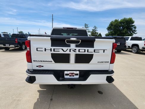 Used 2021 Chevrolet Silverado 1500 Custom w/ Rally Edition AWD/4WD image 6