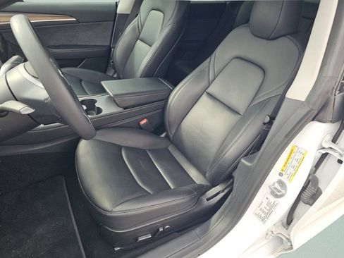 Used 2023 Tesla Model 3 Standard Range image 6