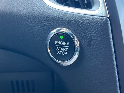 Used 2024 Ford Edge Titanium image 27