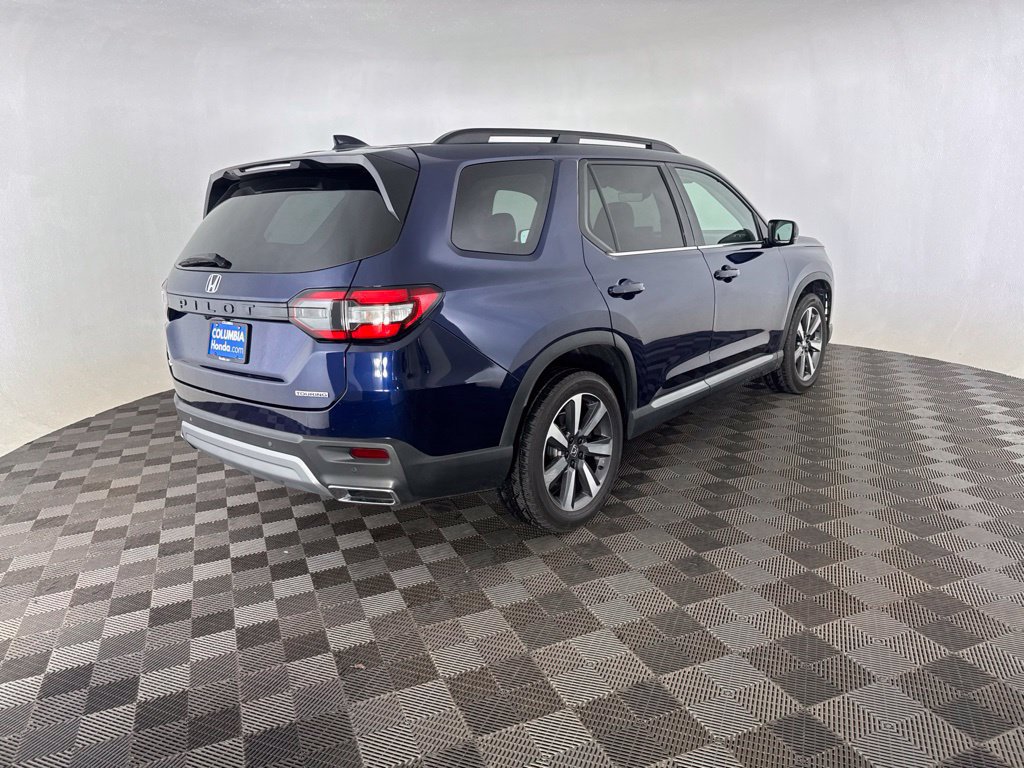 Used 2025 Honda Pilot Touring image 12