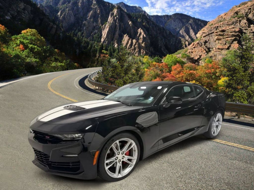 Used 2021 Chevrolet Camaro SS RWD image 3