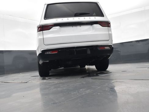 Used 2024 Jeep Wagoneer 4WD w/ Convenience Group I image 26