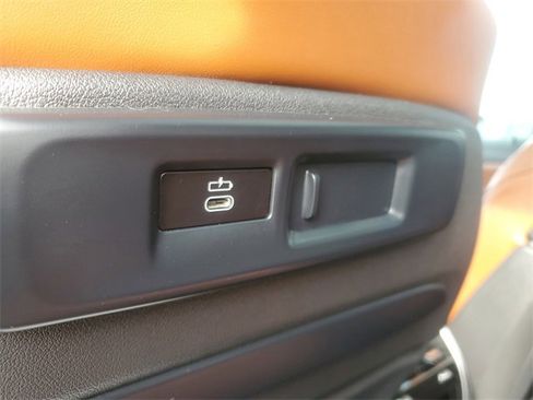 Used 2022 BMW X7 M50i w/ Executive Package image 37