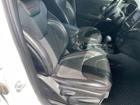 Used 2022 Jeep Cherokee Trailhawk AWD/4WD image 18