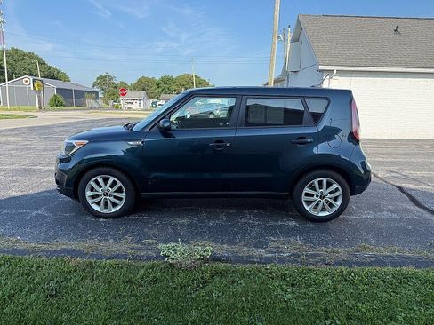 Used 2019 Kia Soul + FWD image 3