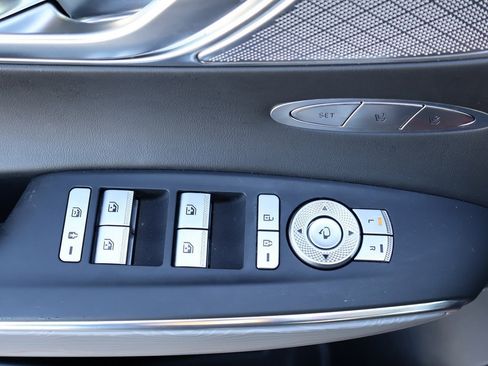 Used 2023 Genesis GV70 2.5T w/ Advanced Package image 47