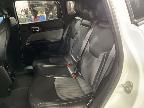 Certified 2024 Jeep Compass Latitude AWD/4WD image 21