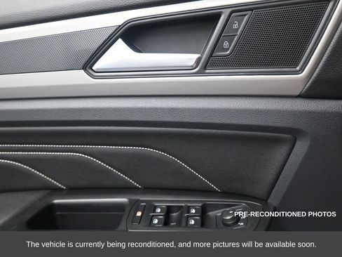 Used 2020 Volkswagen Atlas Cross Sport SEL image 25