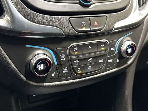 Used 2024 Chevrolet Equinox LT image 19