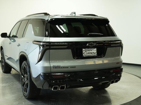 Used 2024 Chevrolet Traverse RS w/ LPO, Floor Liner Package AWD/4WD image 6