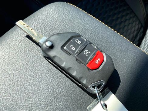 Used 2025 Jeep Wrangler Sahara w/ Safety Group image 12