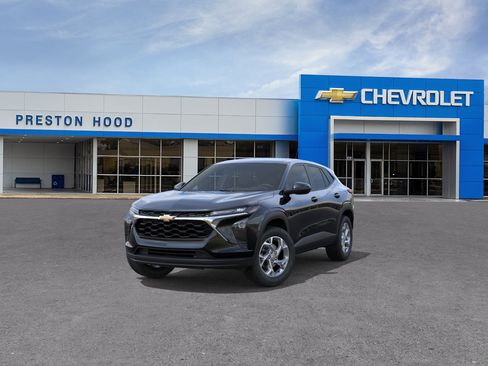 New 2026 Chevrolet Trax LS w/ LS Convenience Package FWD image 8