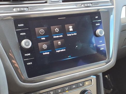 Used 2021 Volkswagen Tiguan SE image 26