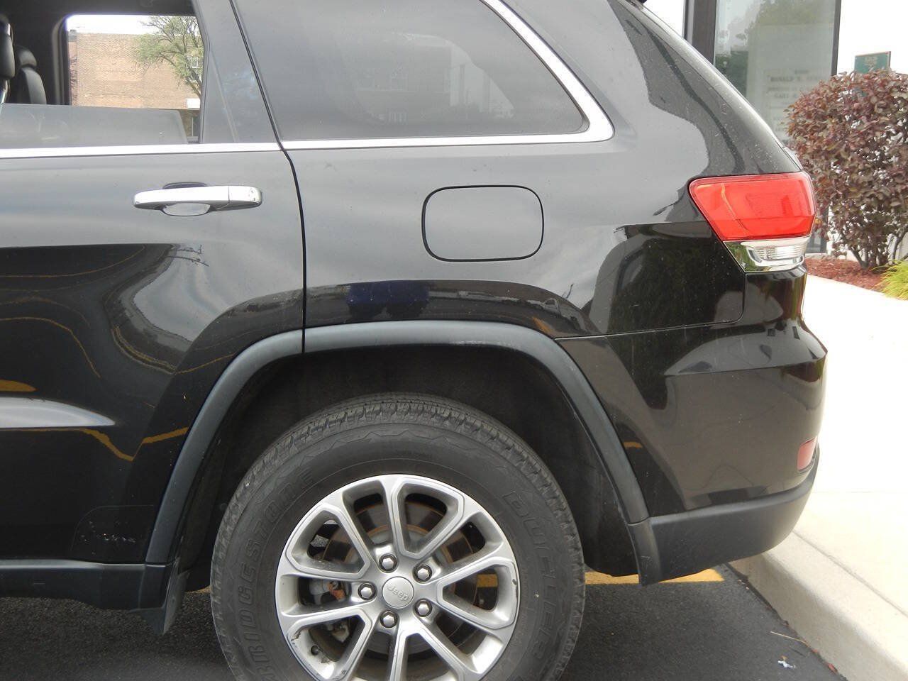 Used 2015 Jeep Grand Cherokee Limited w/ Luxury Group II AWD/4WD image 13