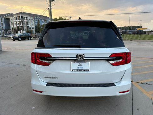 Certified 2024 Honda Odyssey EX-L image 7