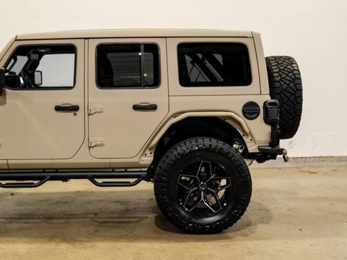 Used 2025 Jeep Wrangler Unlimited Rubicon w/ Technology Group image 50